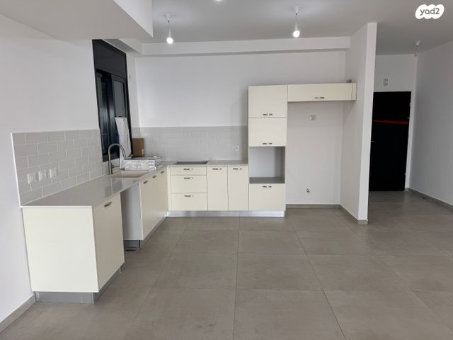 דירה, אמנון ליפקין שחק, נוף הטיילת, נתניה