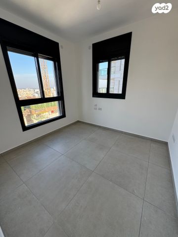 דירה, אמנון ליפקין שחק, נוף הטיילת, נתניה