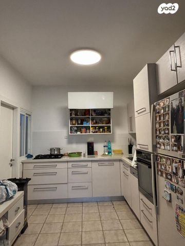 דירה, אריה ל. קובובי, רמת דניה, ירושלים