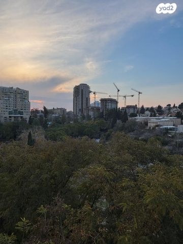 דירה, אריה ל. קובובי, רמת דניה, ירושלים