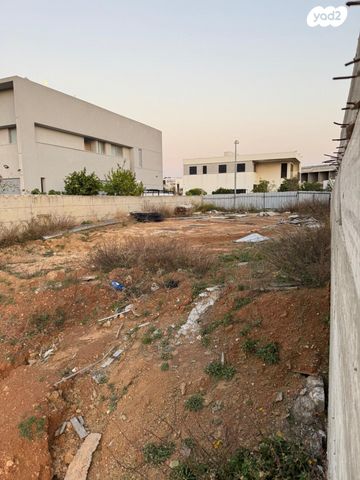 מגרשים, נחל איילון 1, אירוס, אירוס