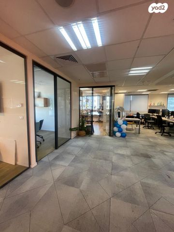 משרדים, בורסה, רמת גן