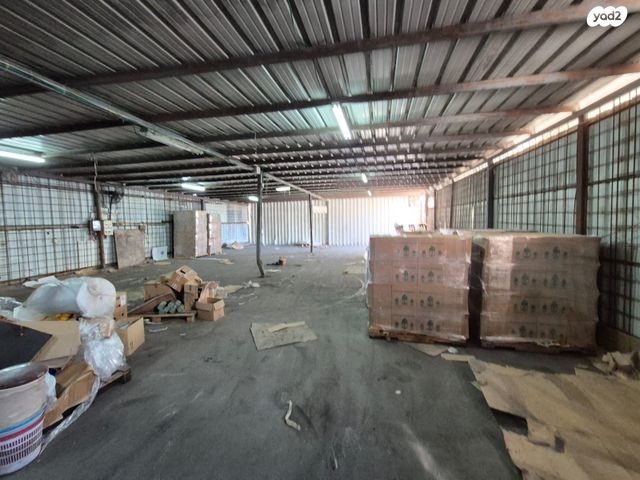 מחסנים, יצחק בן צבי, רמת אליהו, ראשון לציון