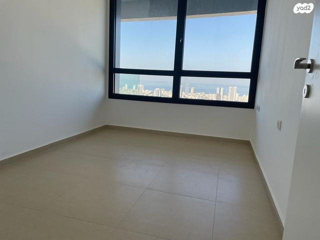 דירה, דרך מנחם בגין 160, מונטיפיורי, הרכבת, תל אביב יפו