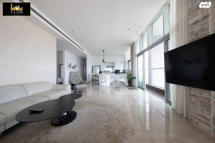 גג/ פנטהאוז, הברוש, פארק המושבה, באר יעקב