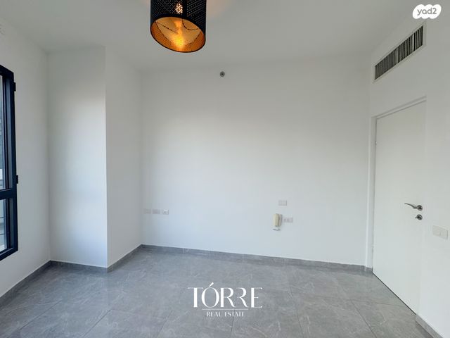 דירה, דרך מנחם בגין 158, מונטיפיורי, הרכבת, תל אביב יפו