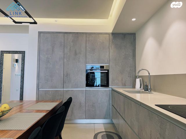 דירה, שדרות אבא חושי, סביוני הכרמל, חיפה