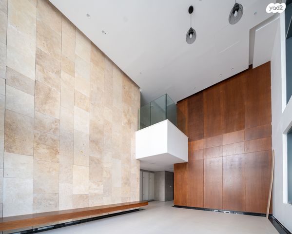 דירת גן, לוטם 25, הפרחים, חריש