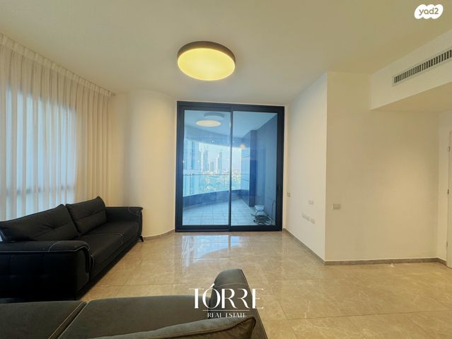 דירה, דרך מנחם בגין 158, מונטיפיורי, הרכבת, תל אביב יפו