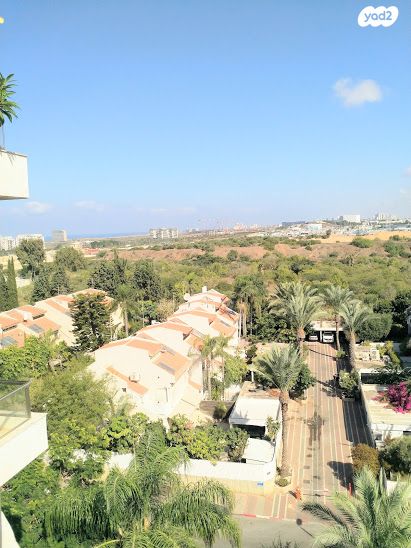 רמת אביב ג'