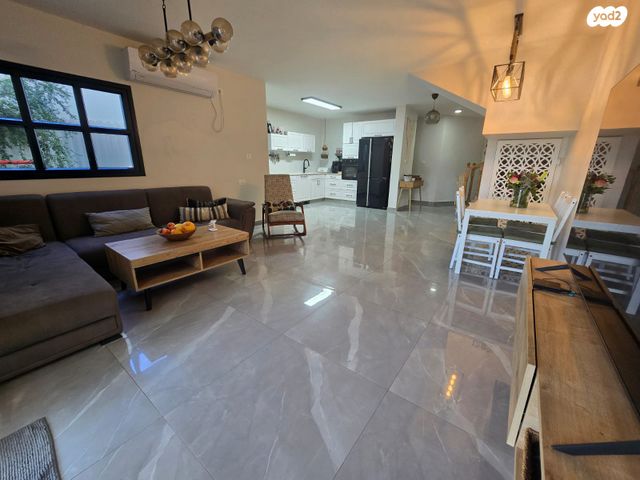 בית פרטי/ קוטג', נאות המכבים, גן יבנה