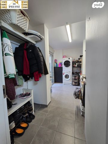 דירת גן, שער הגיא, יקנעם עילית