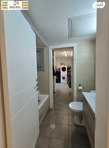 דירת גן, שער הגיא, יקנעם עילית