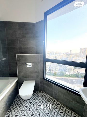 דירה, דרך מנחם בגין 158, מונטיפיורי, הרכבת, תל אביב יפו