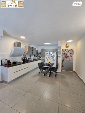 דירת גן, שער הגיא, יקנעם עילית