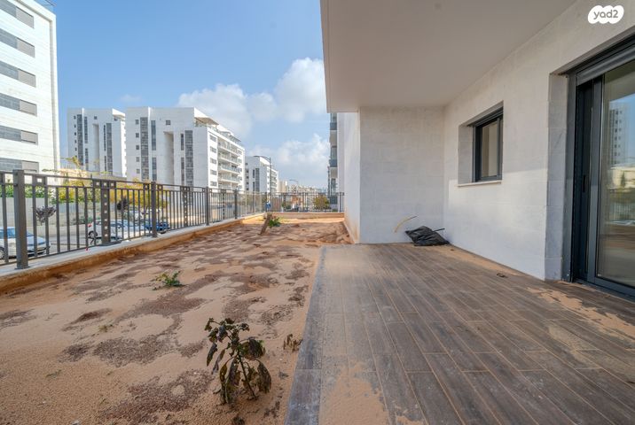 דירת גן, לוטם 25, הפרחים, חריש