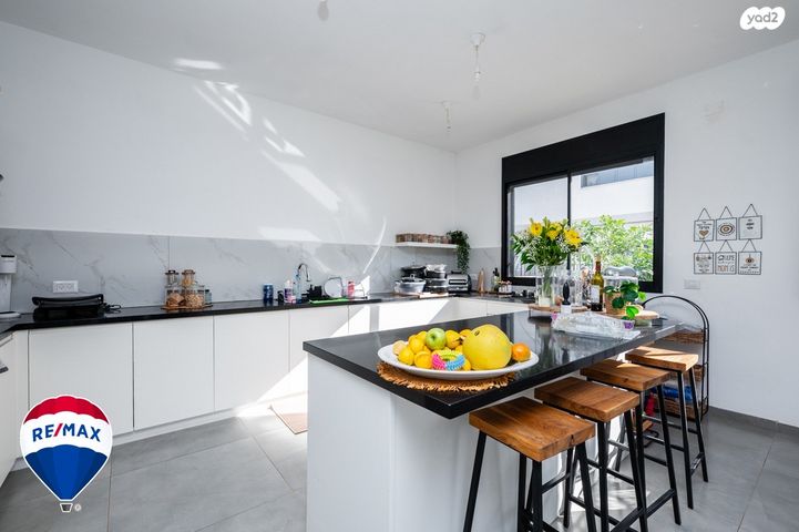 דו משפחתי, פרדס חנה כרכור