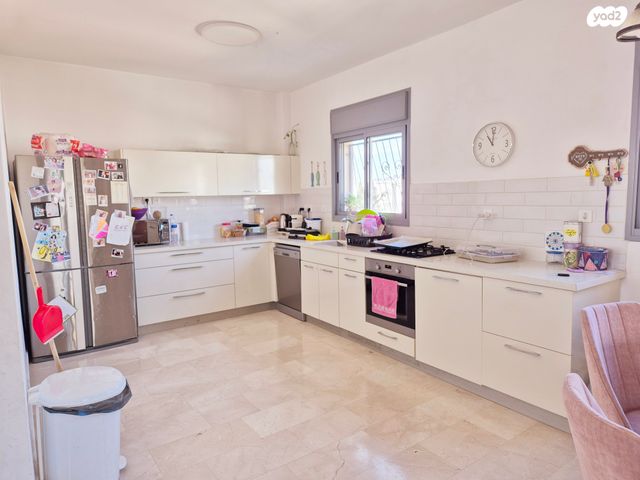 דירה, האר"י הקדוש 26, מחנה יהודה, פתח תקווה