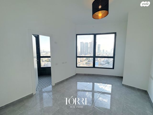 דירה, דרך מנחם בגין 158, מונטיפיורי, הרכבת, תל אביב יפו