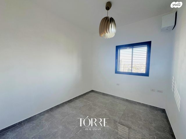 דירה, דרך מנחם בגין 158, מונטיפיורי, הרכבת, תל אביב יפו