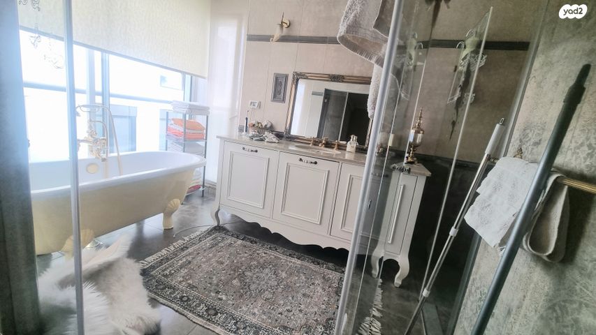 גג/ פנטהאוז, המעיין, ארלוזורוב, גבעתיים