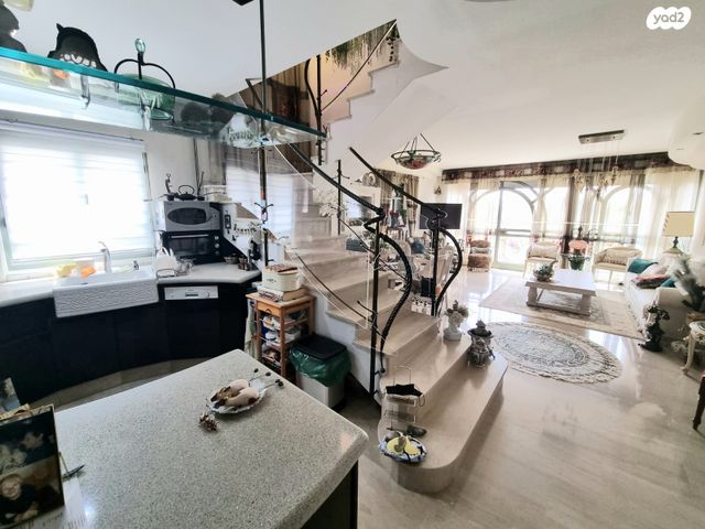 גג/ פנטהאוז, המעיין, ארלוזורוב, גבעתיים