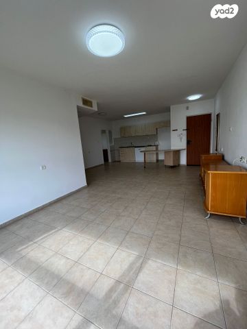 דירה, הזמיר, נהריה