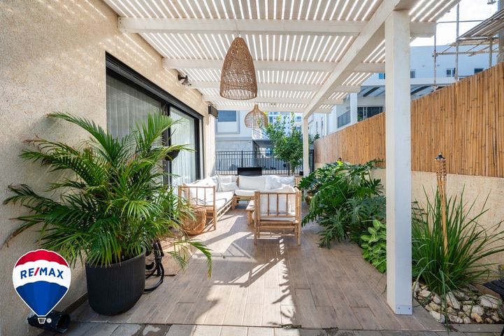 דו משפחתי, פרדס חנה כרכור