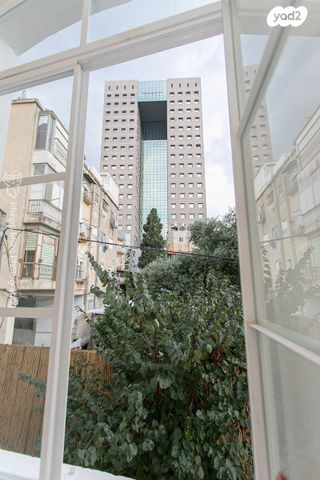 בניין מגורים, י.ל. פרץ 15, הדר מרכז, חיפה