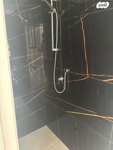 גג/ פנטהאוז, סירקין 6, שוק תלפיות, חיפה