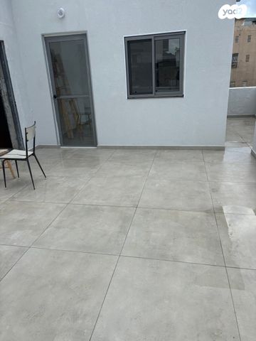 גג/ פנטהאוז, סירקין 6, שוק תלפיות, חיפה