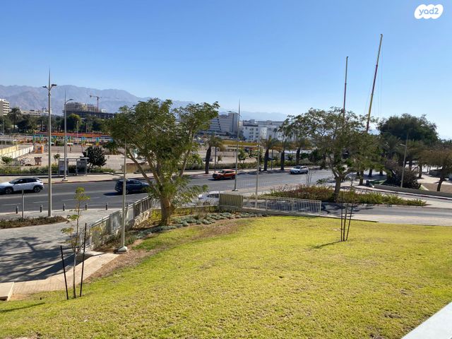 חנויות/ שטח מסחרי