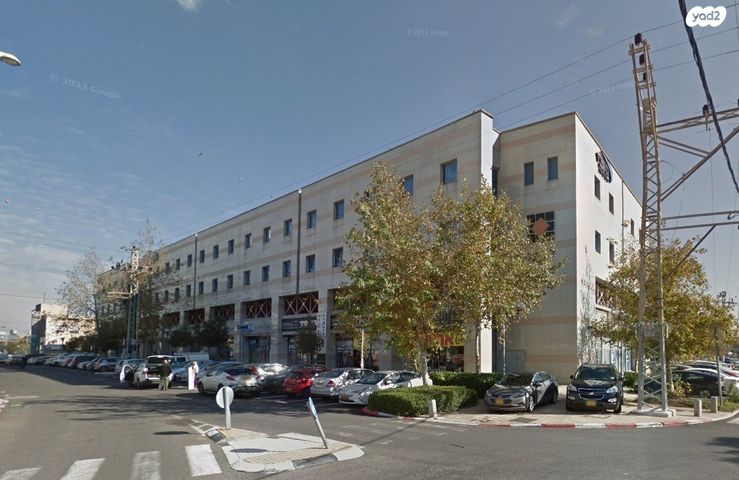 חנויות/ שטח מסחרי