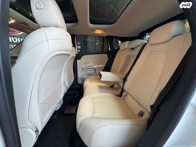 מרצדס-בנץ EQA