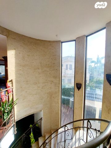 דו משפחתי, נחל שובל, כפר יונה