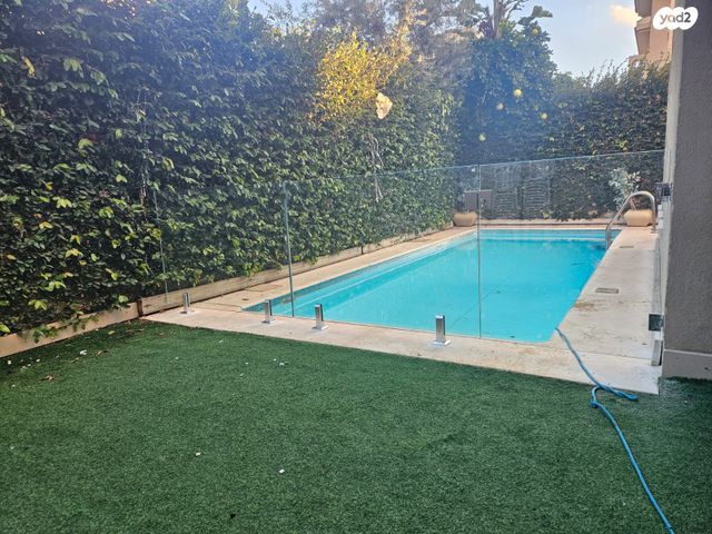 דו משפחתי, נחל שובל, כפר יונה