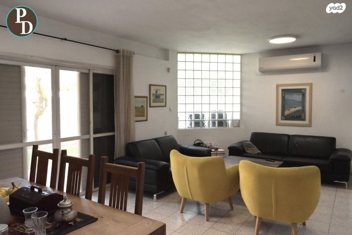 דו משפחתי, הזית, פרדסיה, פרדסיה