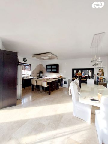 דו משפחתי, נחל שובל, כפר יונה