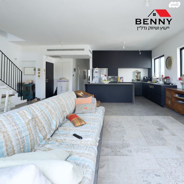 דופלקס, תל מונד