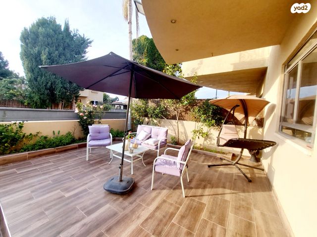 דו משפחתי, נחל שובל, כפר יונה