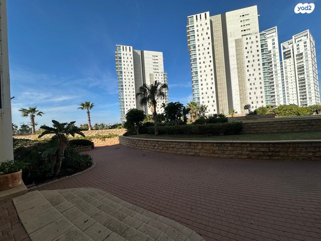 שדרות ברוך בוארון 7