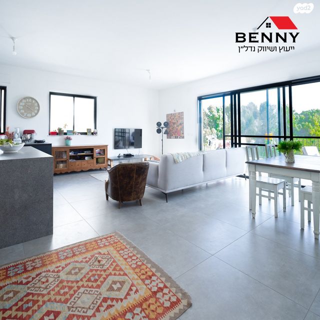 דופלקס, תל מונד