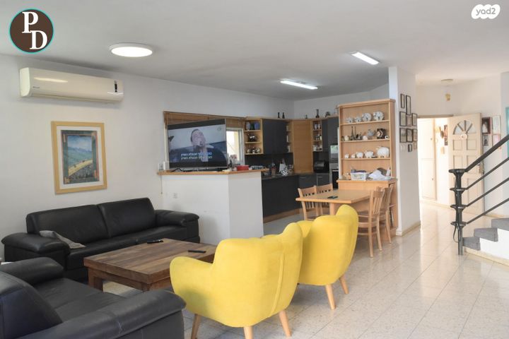 דו משפחתי, הזית, פרדסיה, פרדסיה