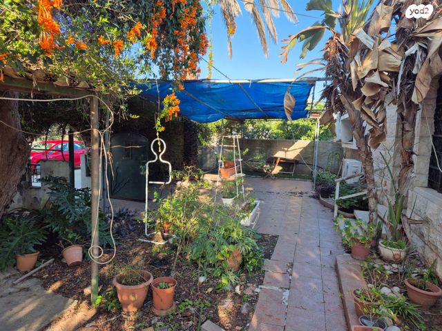 דו משפחתי, השושנים 23, בית אליעזר, חדרה