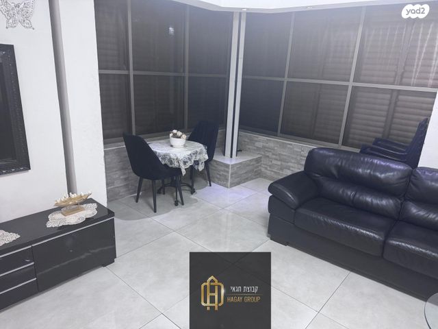 דירה, אחד העם 1, המרכז האזרחי, רמלה