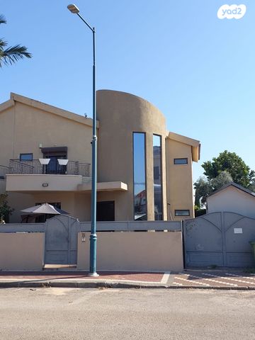 דו משפחתי, נחל שובל, כפר יונה