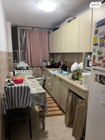 דירה, יצחק שדה, יצחק שדה, אזור