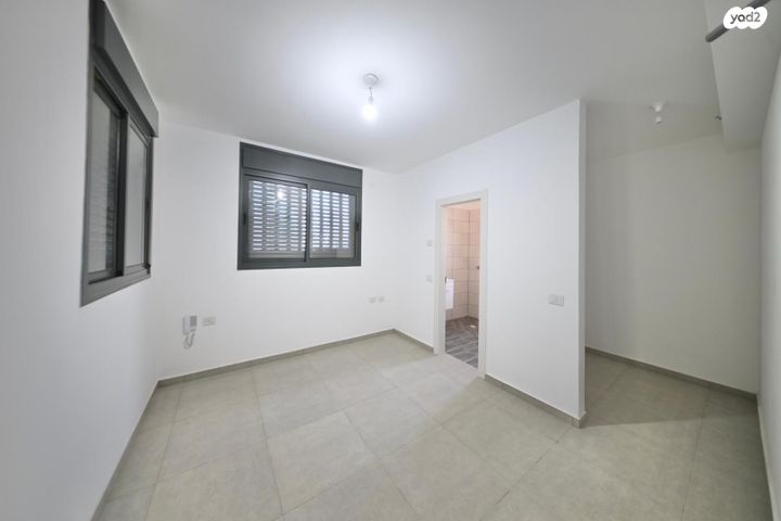 דירה, חיה רוזנטל-חביליו, נוריות, ראשון לציון