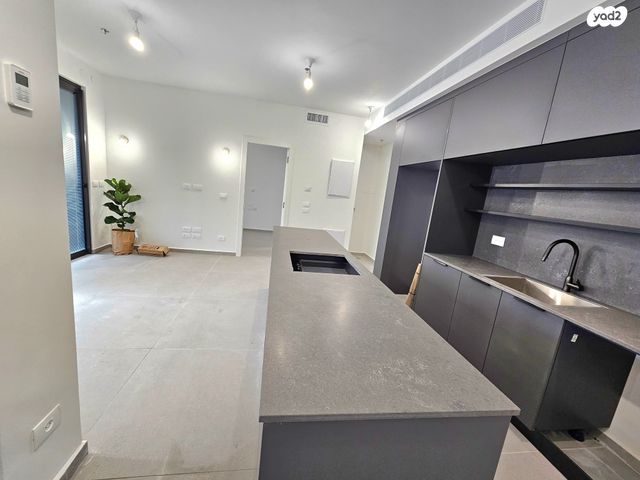 דירה, ויסוצקי 8, הצפון החדש - כיכר המדינה, תל אביב יפו