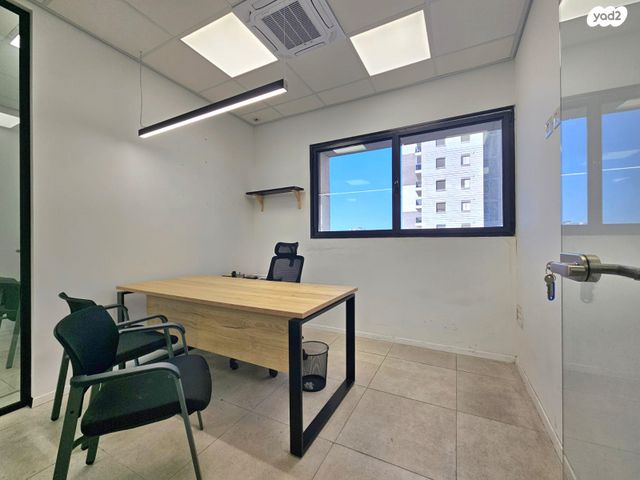 משרדים, אחד העם 9, מרכז העיר, חדרה